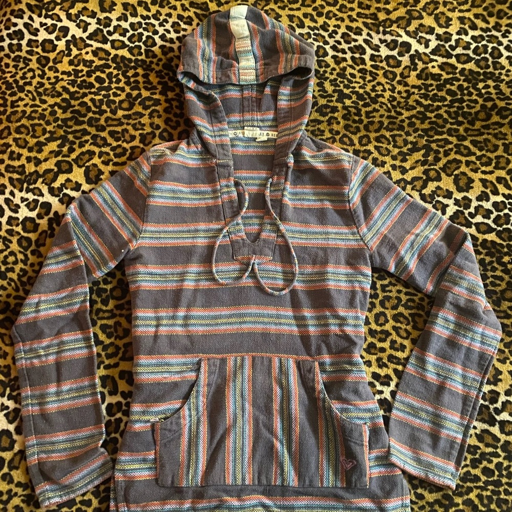 UNAVAILABLE TILL THE 10th!!🐞vntg Roxy Pullover (2000s)